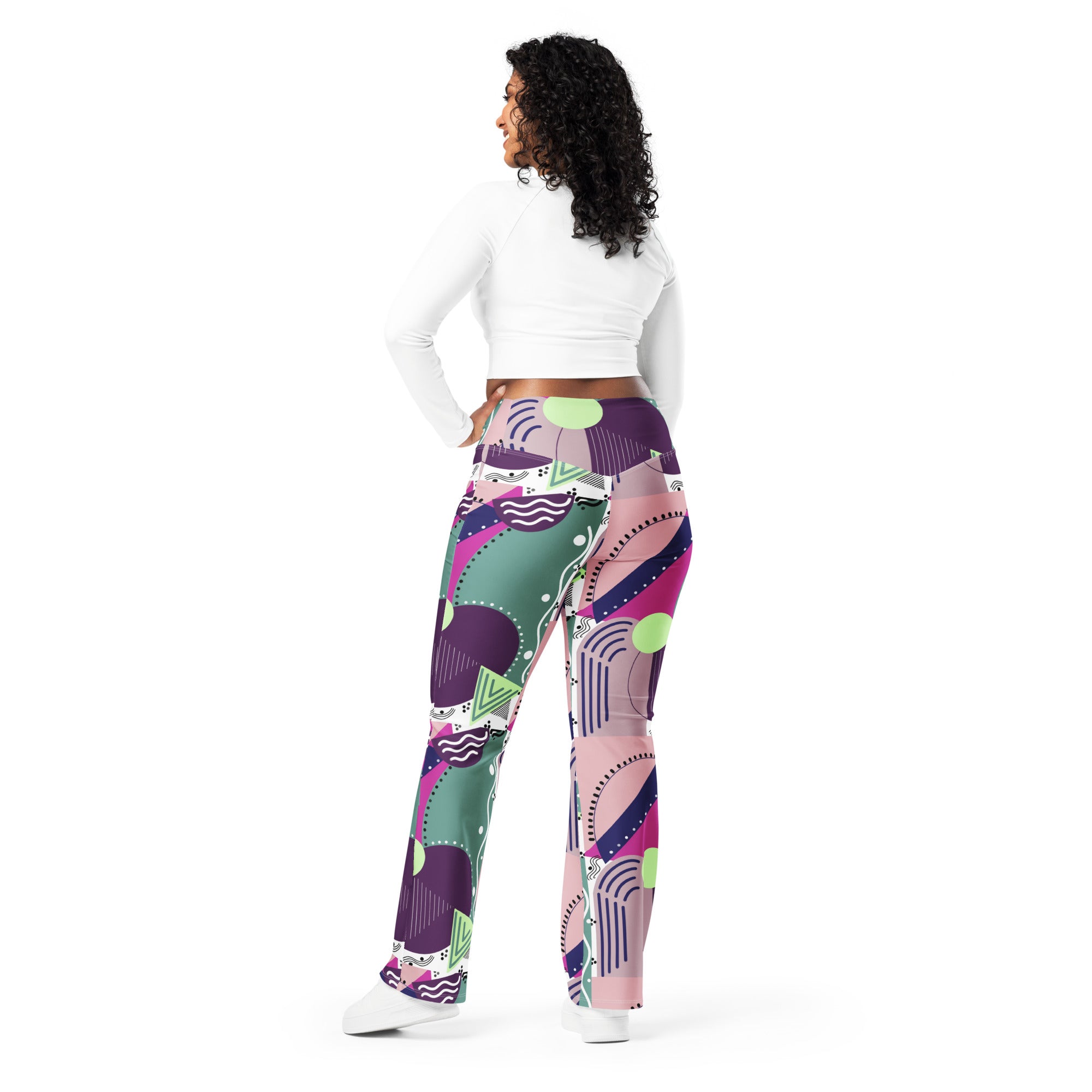 Geometrical | Eco-Friendly | Flare Leggings | TeeandTurtle | Sustainable