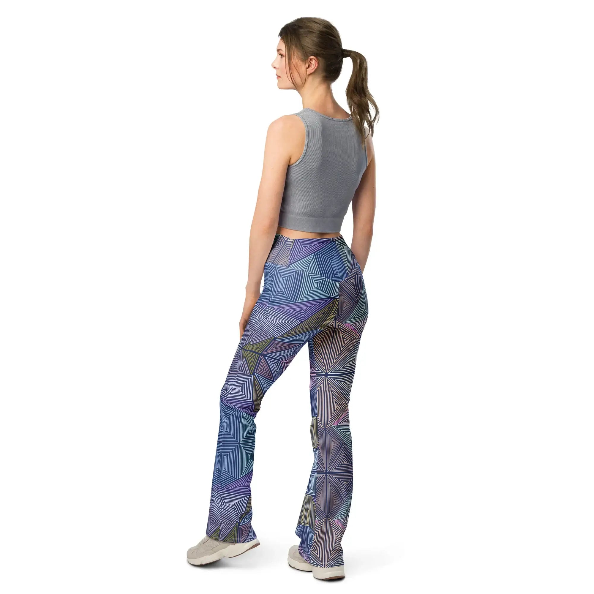 Dizzy Block | Eco-Friendly | Flare Leggings | TeeandTurtle | Sustainable