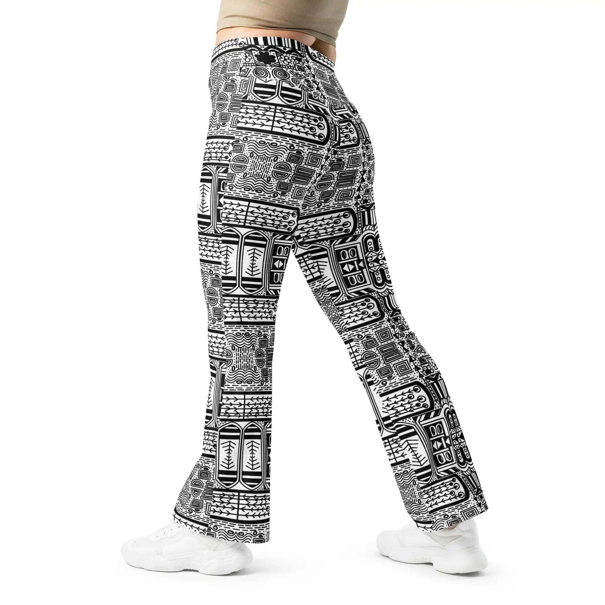 Black Aztek | Eco-Friendly | Flare Leggings | TeeandTurtle | Sustainable