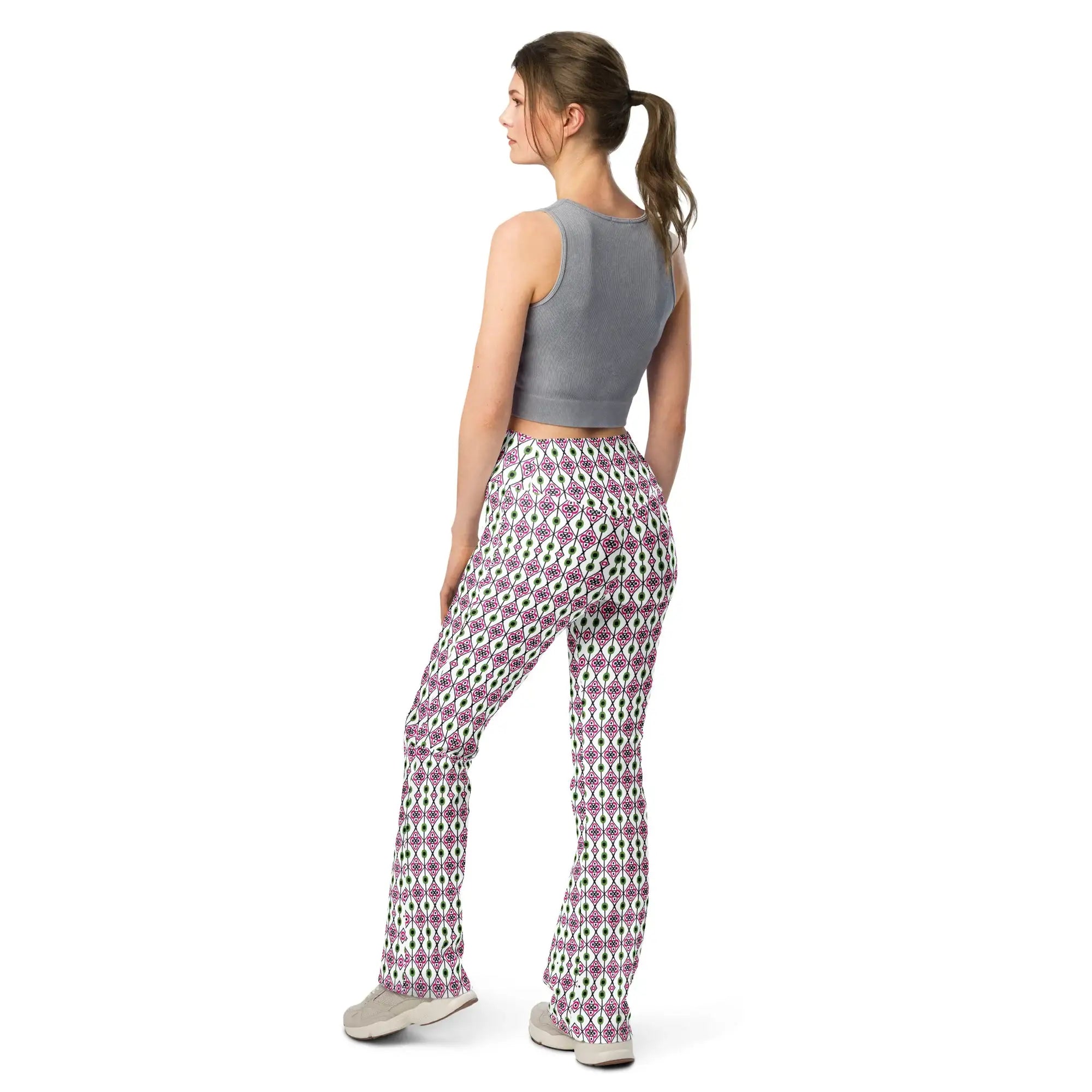 Green Diamonds | Eco-Friendly | Flare Leggings | TeeandTurtle | Sustainable