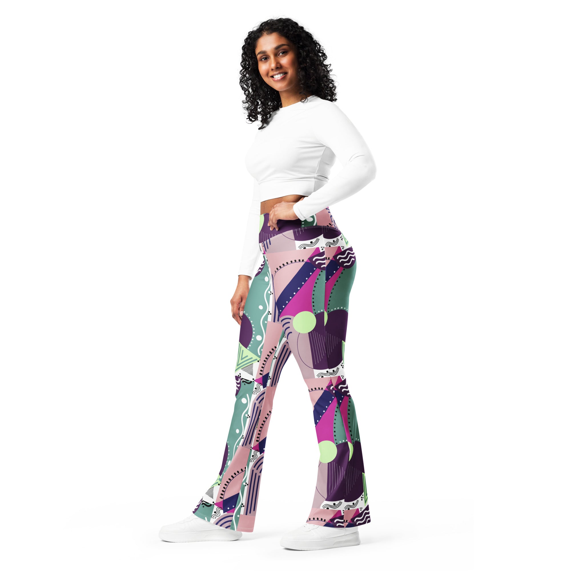 Geometrical | Eco-Friendly | Flare Leggings | TeeandTurtle | Sustainable