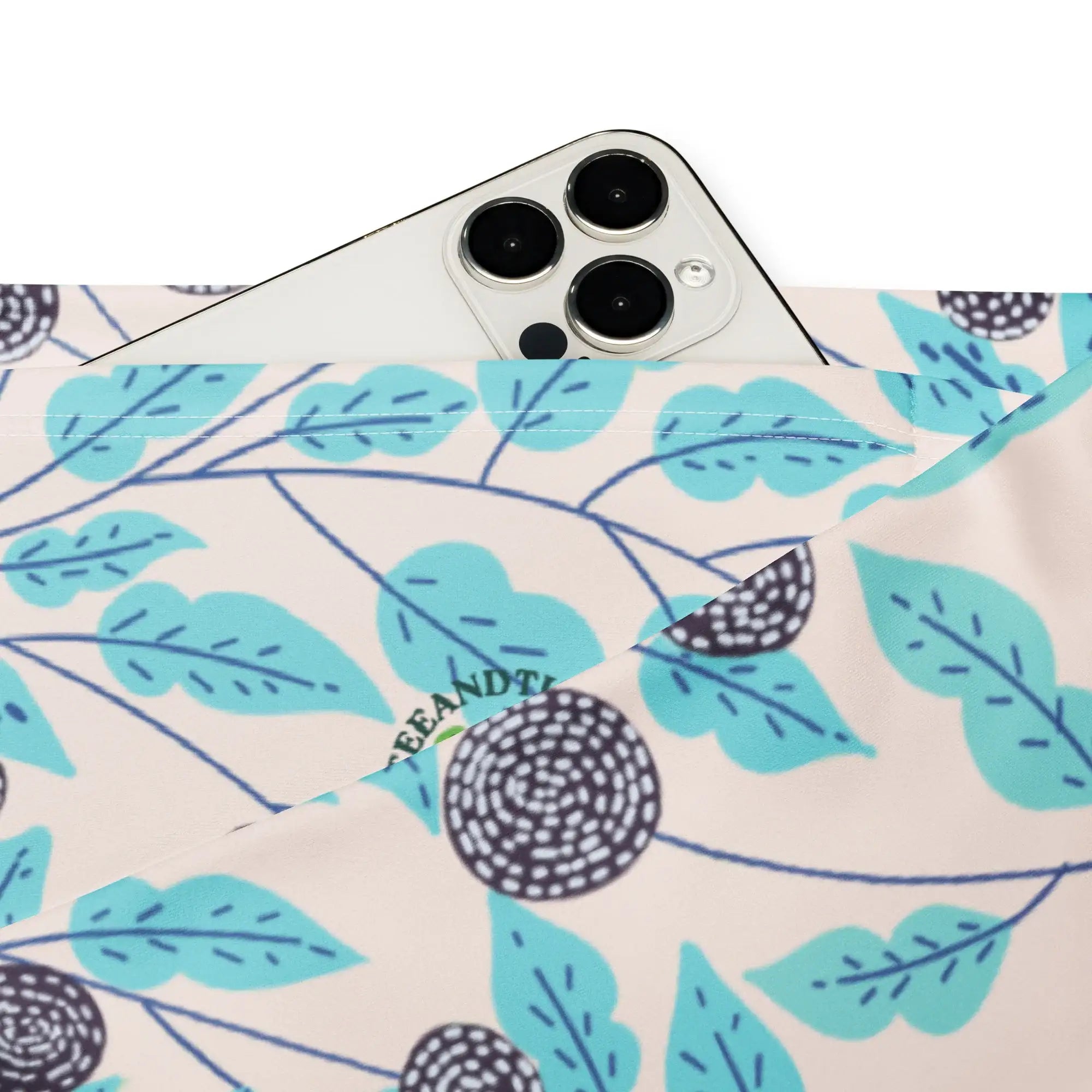 Winter Leaves | Eco-Friendly | Flare Leggings | TeeandTurtle | Sustainable