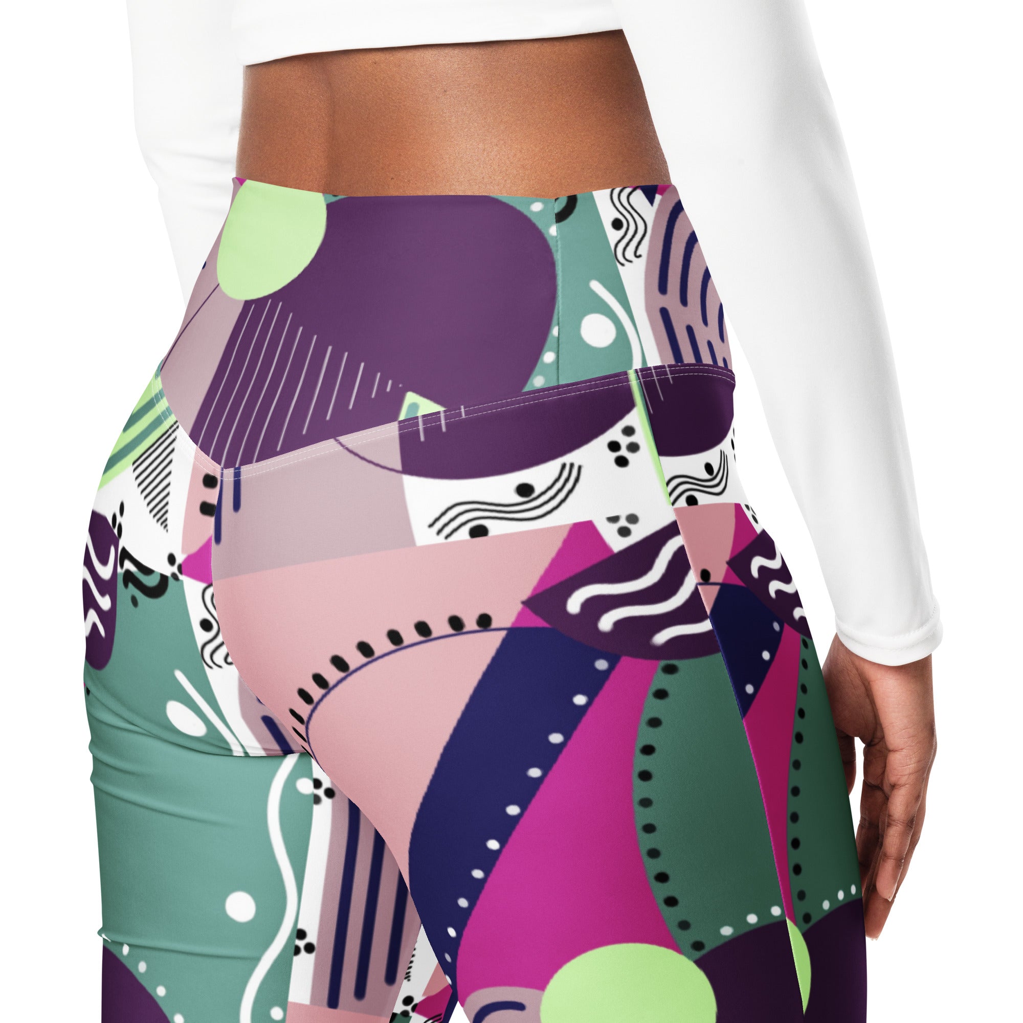 Geometrical | Eco-Friendly | Flare Leggings | TeeandTurtle | Sustainable